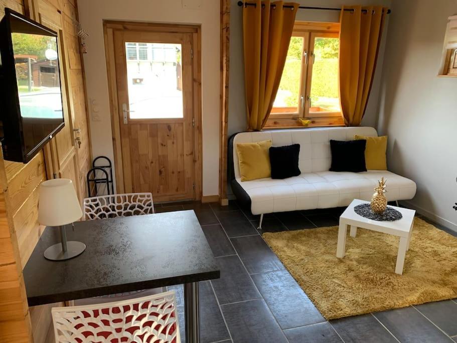 Chalet 2 Personnes Avec Jacuzzi Et Piscine Saisonniere Partagee Corcieux Eksteriør bilde