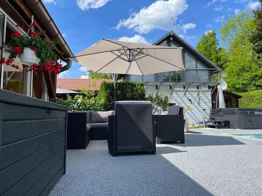 Chalet 2 Personnes Avec Jacuzzi Et Piscine Saisonniere Partagee Corcieux Eksteriør bilde